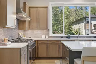 24309 NE 24th St, Sammamish, WA 98074 - Photo 7