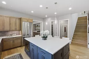 24309 NE 24th St, Sammamish, WA 98074 - Photo 9
