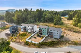 2416 W Echo Bay Dr, Bremerton, WA 98312 - Photo 37