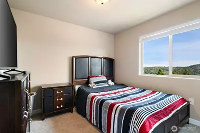 2416 W Echo Bay Dr, Bremerton, WA 98312 - Photo 31