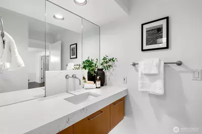 732 11th Avenue E #305, Seattle, WA 98102 - Photo 29