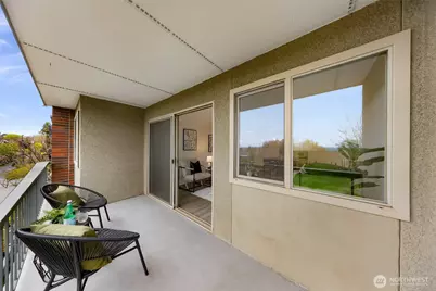 732 11th Avenue E #305, Seattle, WA 98102 - Photo 9
