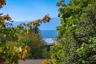 732 11th Avenue E #305, Seattle, WA 98102 - Photo 7