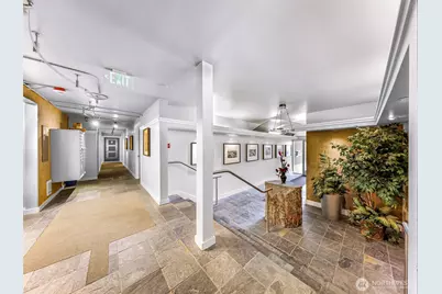 732 11th Avenue E #305, Seattle, WA 98102 - Photo 33