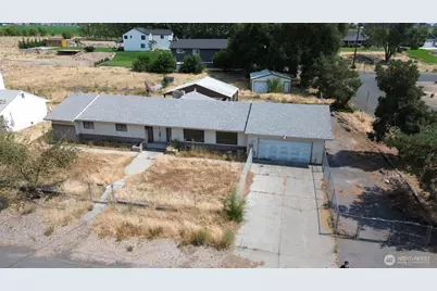 4033 Shorecrest Drive NE, Moses Lake, WA 98837 - Photo 1