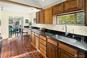 10708 17th Ave NE, Seattle, WA 98125 - Photo 7