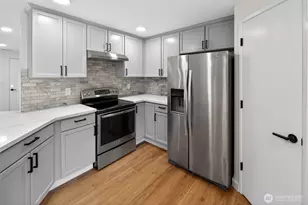 320 213th Pl SW, Bothell, WA 98021 - Photo 7