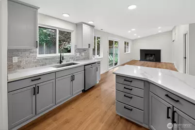 320 213th Place SW, Bothell, WA 98021 - Photo 3