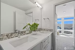 720 N 43rd St, Seattle, WA 98103 - Photo 19