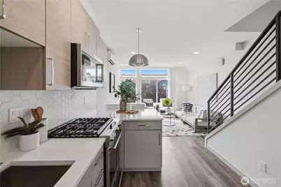 720 N 43rd St, Seattle, WA 98103 - Photo 9