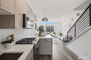 720 N 43rd St, Seattle, WA 98103 - Photo 9
