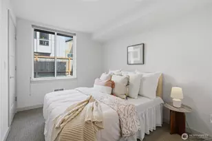 720 N 43rd St, Seattle, WA 98103 - Photo 11