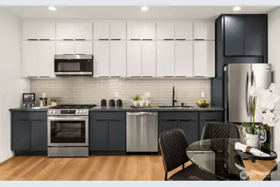 7403 Dayton Avenue N, Seattle, WA 98103 - Photo 3