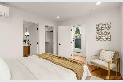 7403 Dayton Avenue N, Seattle, WA 98103 - Photo 11