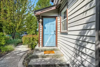 9744 49th Avenue S, Seattle, WA 98118 - Photo 3