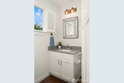 227 29th Avenue E, Seattle, WA 98112 - Photo 17
