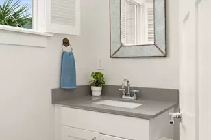 227 29th Ave E, Seattle, WA 98112 - Photo 17