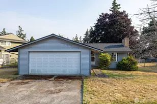 613 NW Hyak Dr, Oak Harbor, WA 98277 - Photo 1