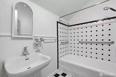111 14th Avenue E #1, Seattle, WA 98112 - Photo 25