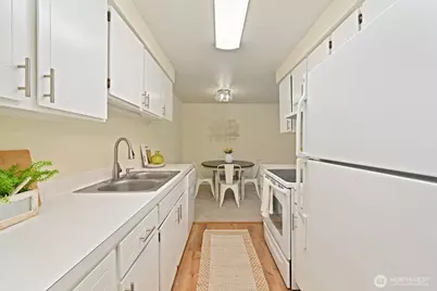 11010 NE 68th Street #622, Kirkland, WA 98033 - Photo 13