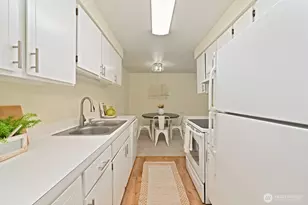 11010 NE 68th St, Kirkland, WA 98033 - Photo 13