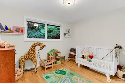 5625 SW Teig Place, Seattle, WA 98116 - Photo 17