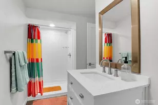 5625 SW Teig Pl, Seattle, WA 98116 - Photo 23