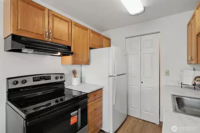 2020 Grant Avenue S #D206, Renton, WA 98055 - Photo 9