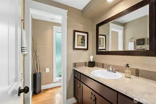 12530 Holmes Point Dr NE, Kirkland, WA 98034 - Photo 15
