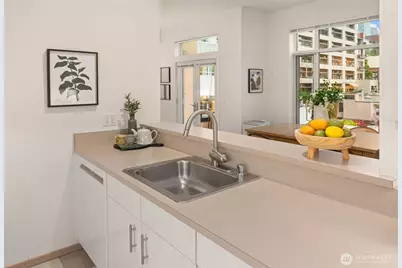 2030 Western Avenue #713, Seattle, WA 98121 - Photo 11