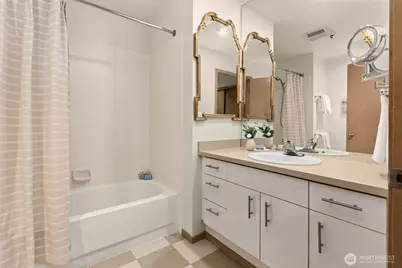 2030 Western Avenue #713, Seattle, WA 98121 - Photo 15
