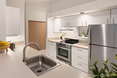 2030 Western Avenue #713, Seattle, WA 98121 - Photo 9
