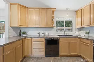 20710 11th Dr SE, Bothell, WA 98012 - Photo 11