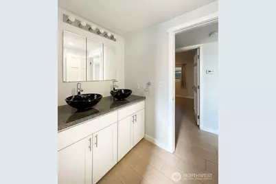 300 NW 47th Street #ADU, Seattle, WA 98107 - Photo 11