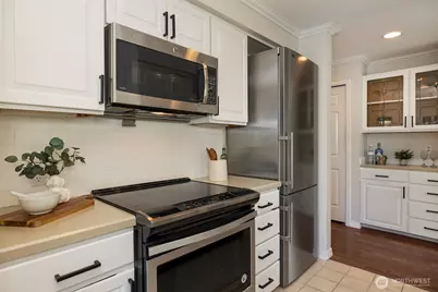1762 NW 57th Street #203, Seattle, WA 98107 - Photo 11