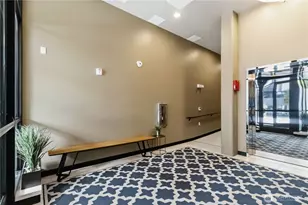 6800 Greenwood Ave N, Seattle, WA 98103 - Photo 25