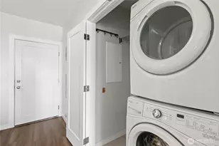 6800 Greenwood Ave N, Seattle, WA 98103 - Photo 17