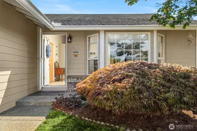 8215 49th Avenue NE, Marysville, WA 98270 - Photo 3