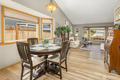 8215 49th Avenue NE, Marysville, WA 98270 - Photo 9