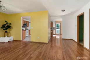 1186 NW Kathleen Dr, Oak Harbor, WA 98277 - Photo 9