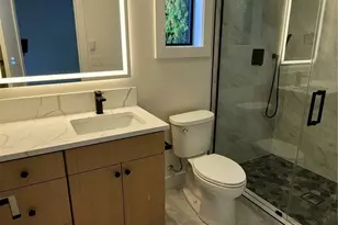 16906 NE 14th St, Bellevue, WA 98008 - Photo 33