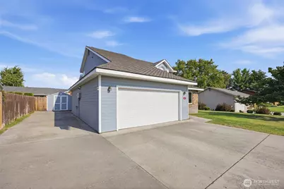 222 F Street SE, Ephrata, WA 98823 - Photo 3