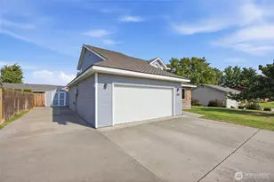 222 F St SE, Ephrata, WA 98823 - Photo 3