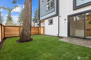 14308 Roslyn Pl N, Seattle, WA 98133 - Photo 23