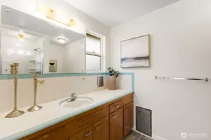 5682 NE 180th St, Kenmore, WA 98028 - Photo 21