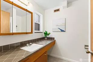 5682 NE 180th St, Kenmore, WA 98028 - Photo 23
