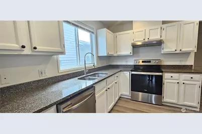 209 Factory Avenue N, Renton, WA 98057 - Photo 7