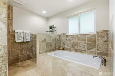 2531 Sahalee Drive W, Sammamish, WA 98074 - Photo 13