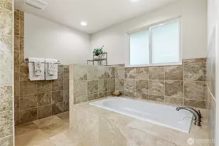2531 Sahalee Dr W, Sammamish, WA 98074 - Photo 13
