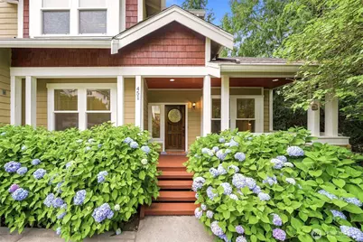 451 211th Avenue NE, Sammamish, WA 98074 - Photo 3